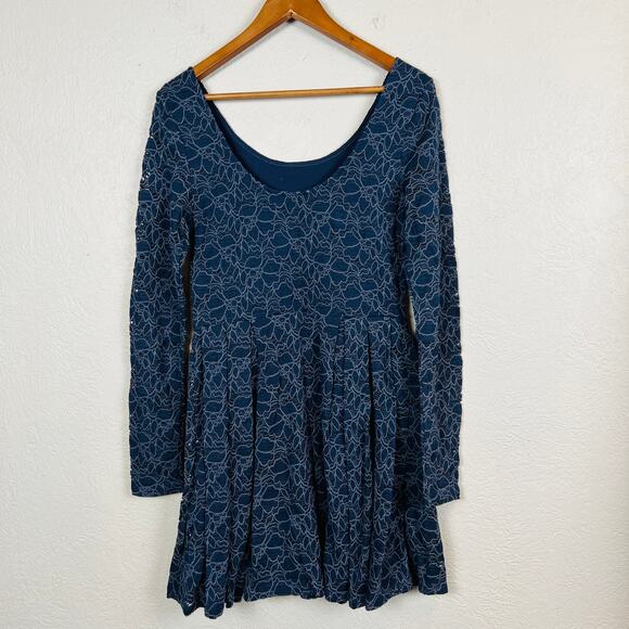 Free People Dress Embroider Floral Casual Flare Scoop Neck Blue Party Date - M - Picture 5 of 6
